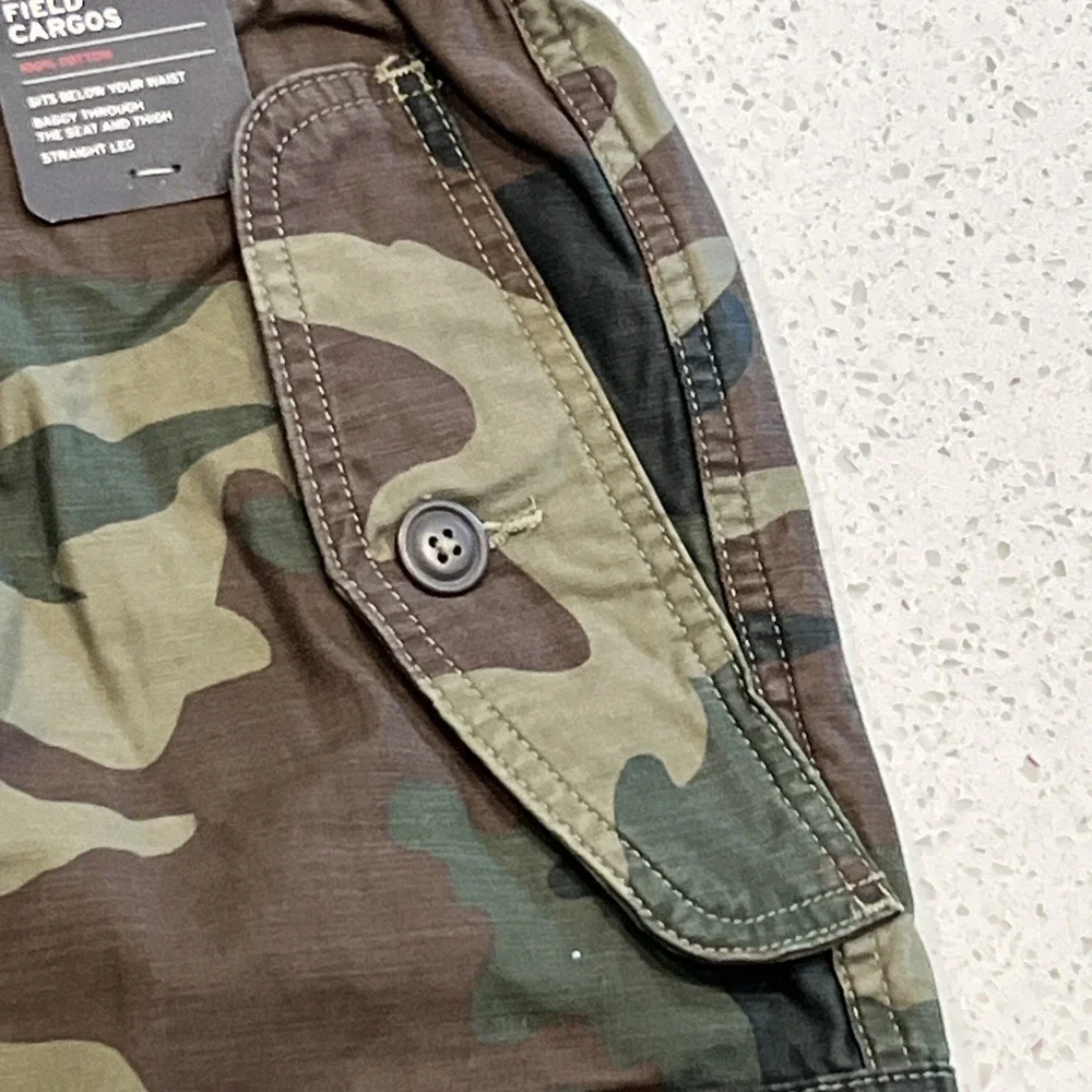 Levis Baggy Field Cargo Pants Camouflage Mens Large NWT Irregular Stamp
